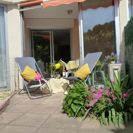 Sol-y-days Mathilde, Agreable En Rez-de-jardin Avec Parking Et Un Acces Direct A La * Le Grau-du-Roi