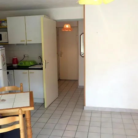 Sol-y-days Mathilde, Agreable En Rez-de-jardin Avec Parking Et Un Acces Direct A La