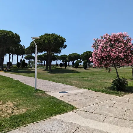 Sol-y-days Mathilde, Agreable En Rez-de-jardin Avec Parking Et Un Acces Direct A La *