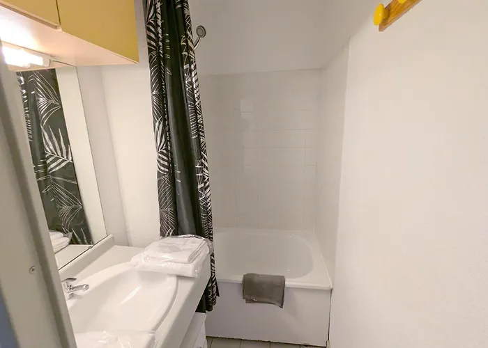 Sol-y-days Mathilde, En Rez-de-jardin Avec Parking Et Un Accès Direct à La * Le Grau-du-Roi